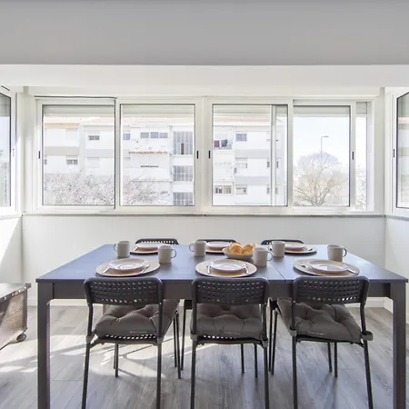 Appartement Olivais Modern By Homing *