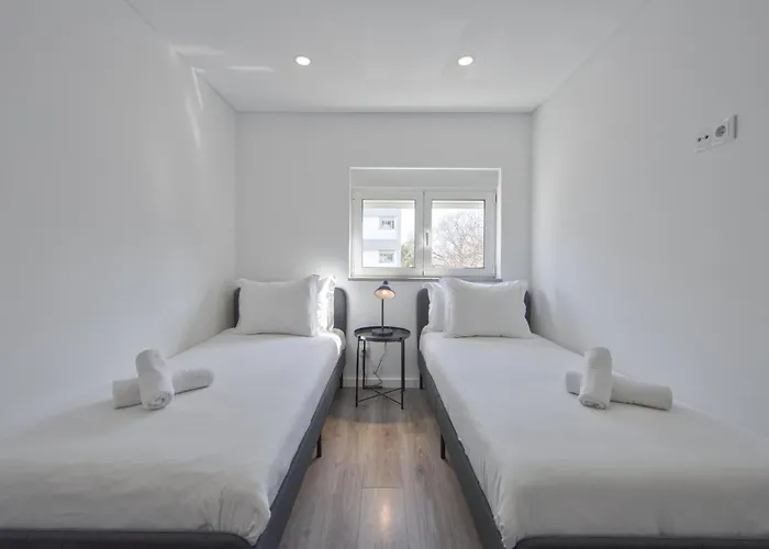 Olivais Modern By Homing