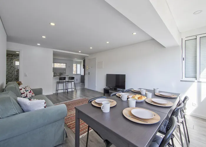 Olivais Modern By Homing Apartment *