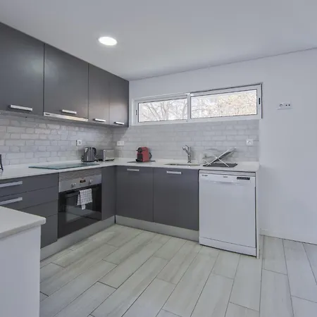 Daire Olivais Modern By Homing