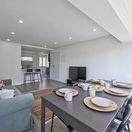 Olivais Modern By Homing Daire *